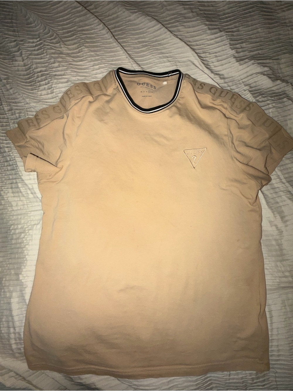 GUESS Men’s Beige Short Sleeve Logo Crew Tee